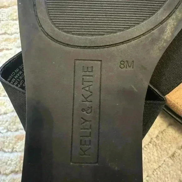 Kelly and Kate size 8 sandals - Picture 6 of 7